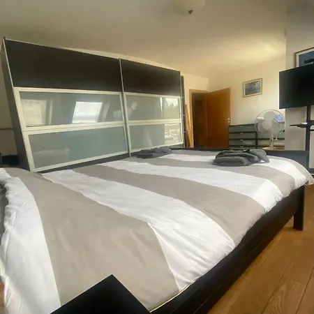1 Bedroom Penthouse In Bridel Apartment *